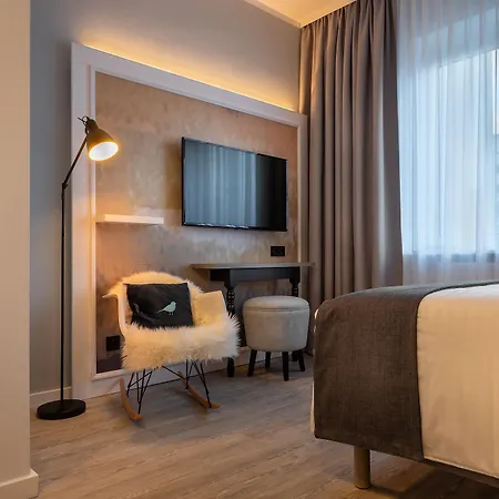 Hotel Garner - Wilmersdorf By Ihg 3*